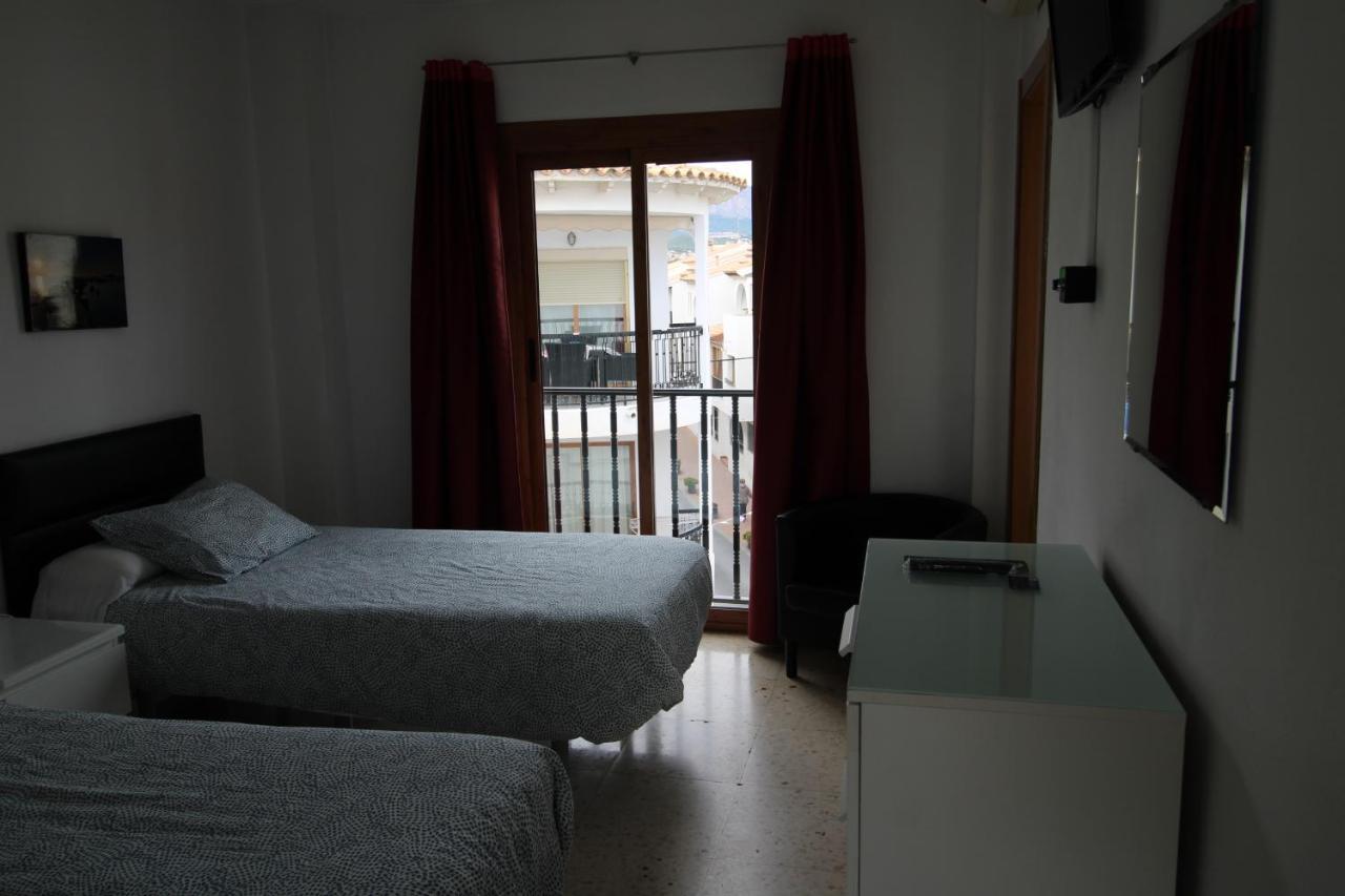 Hostal Fornet Алтеа Екстериор снимка