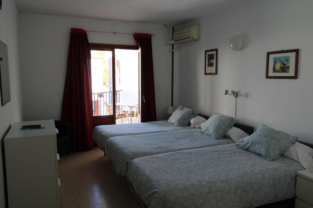 Hostal Fornet Алтеа Стая снимка