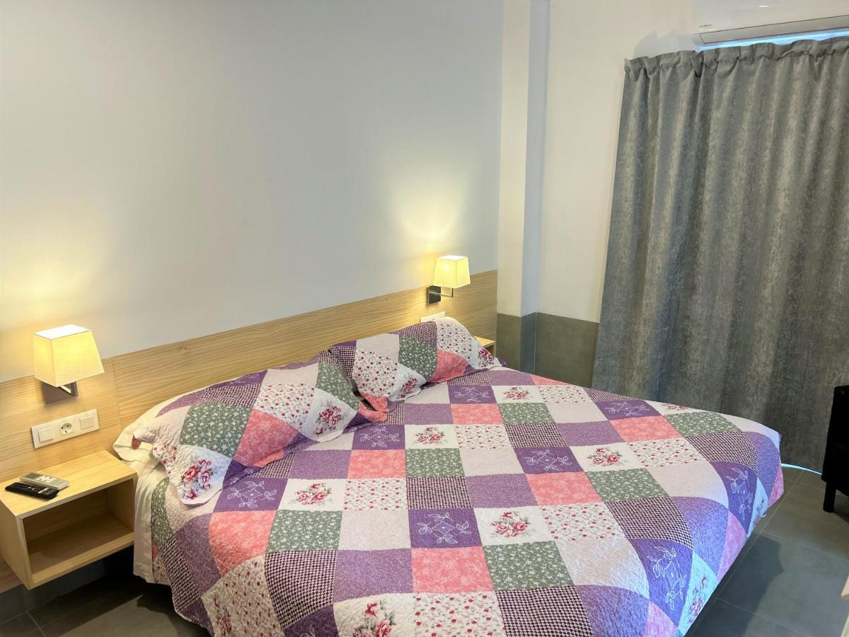 Hostal Fornet Алтеа Екстериор снимка